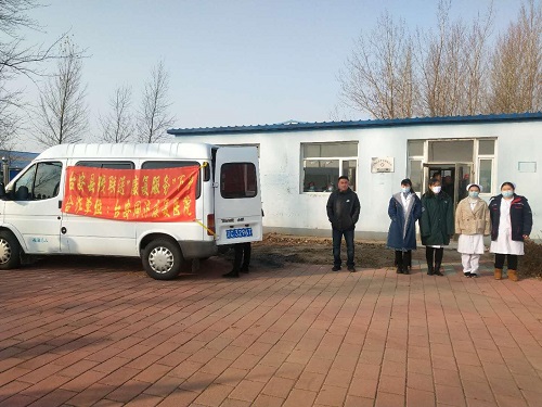 图为送下乡活动现场